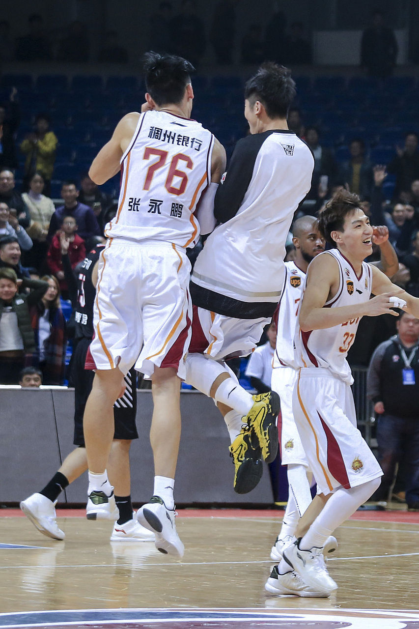 九游-关于CBA常规赛今晨再迎强敌，浙江稠州再遭质疑，主帅态度——球迷炸锅，轮换策略成焦点的信息